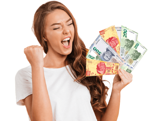 Mujer con expresión feliz por su dinero en mano